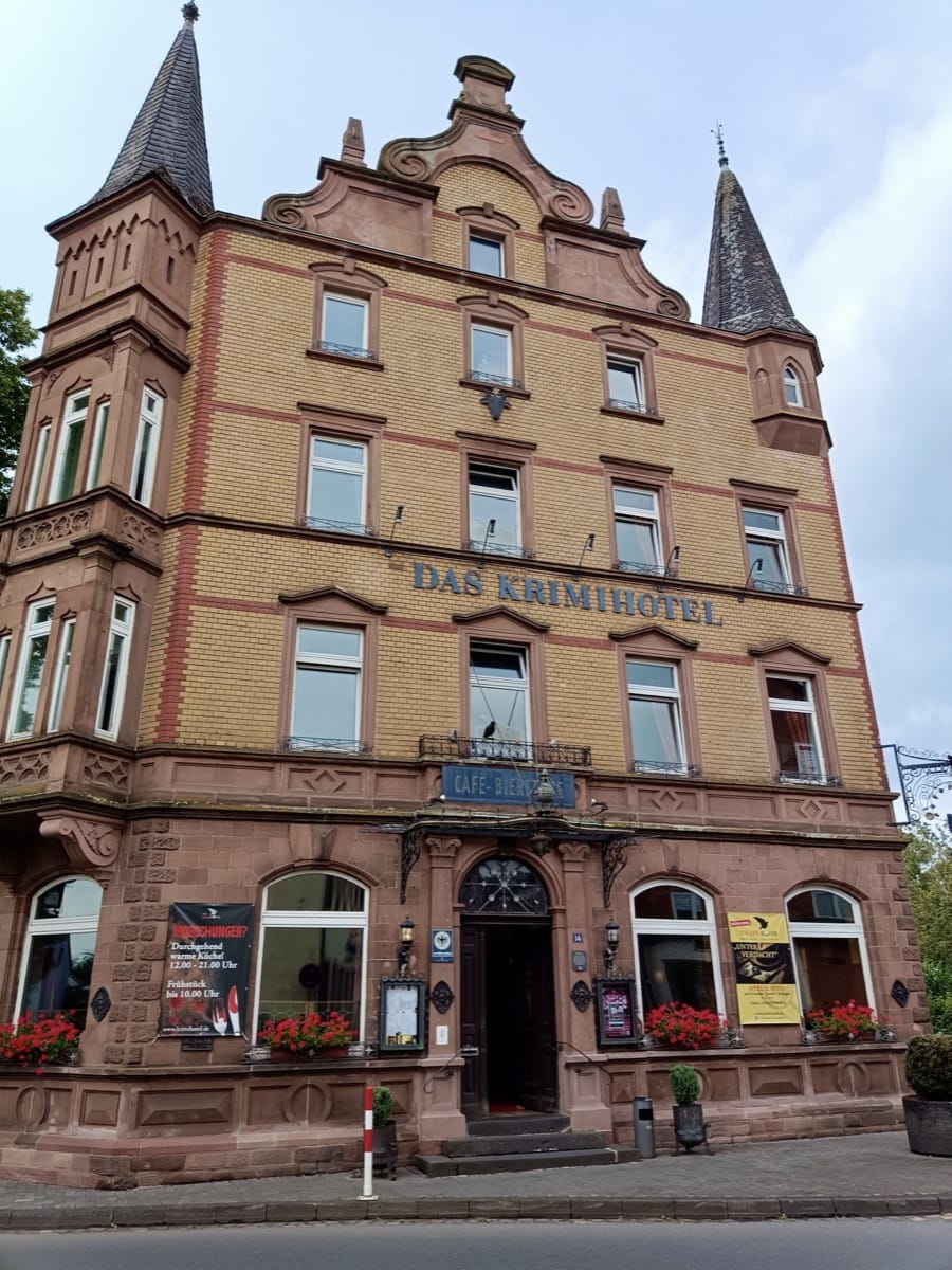 hillesheim_krimihotel